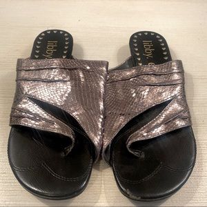 2/$40 Libby Edelman Metallic Snake Embossed Sandals 6.5